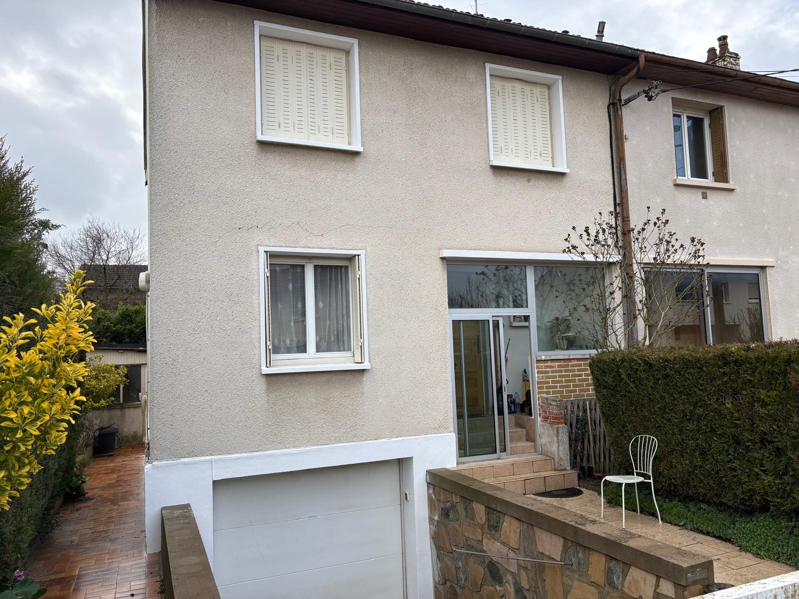 Peinture encadrement portes fenetres garage après